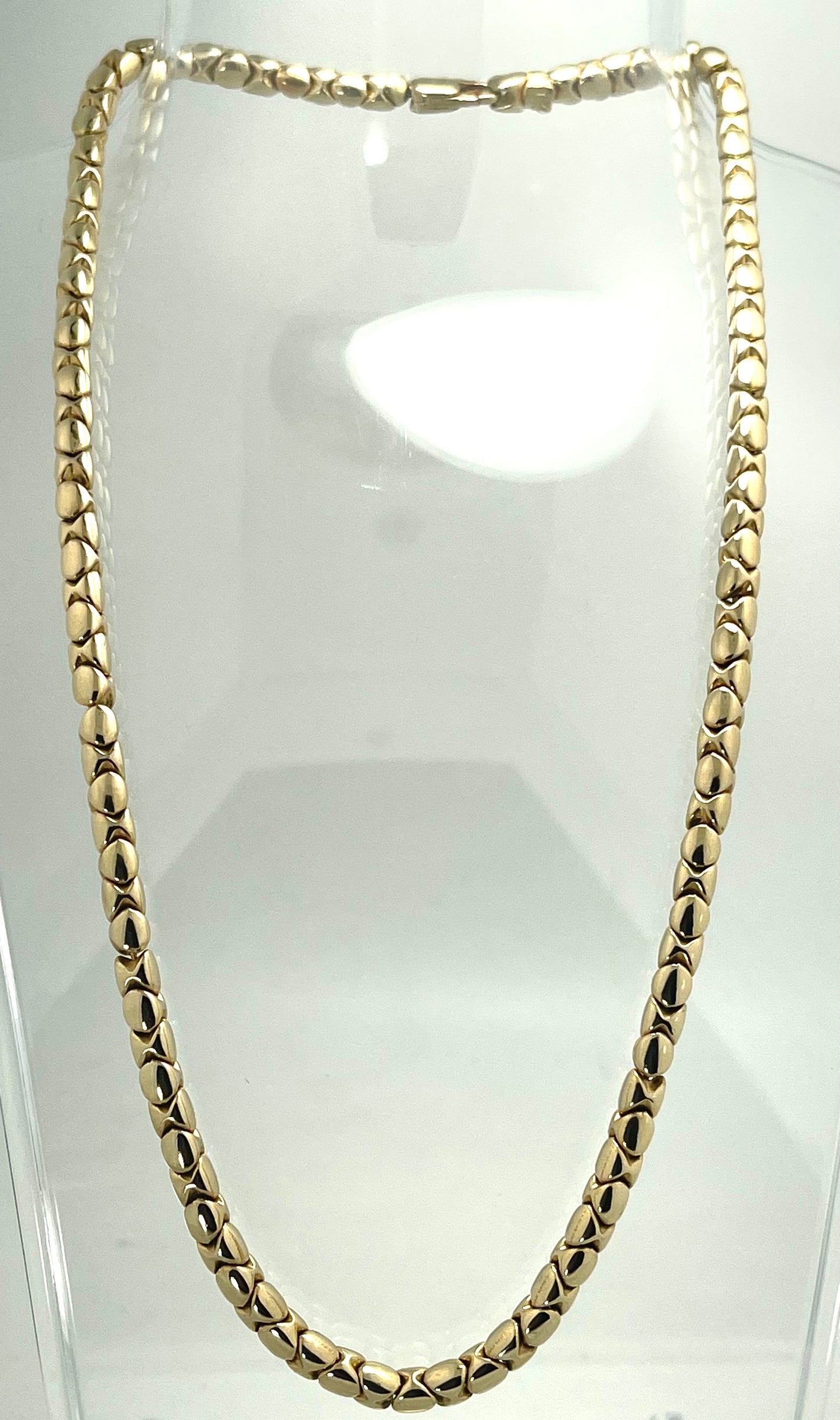 Italian gold chains are renowned for their exquisite craftsmanship, timeless designs, and superior quality.