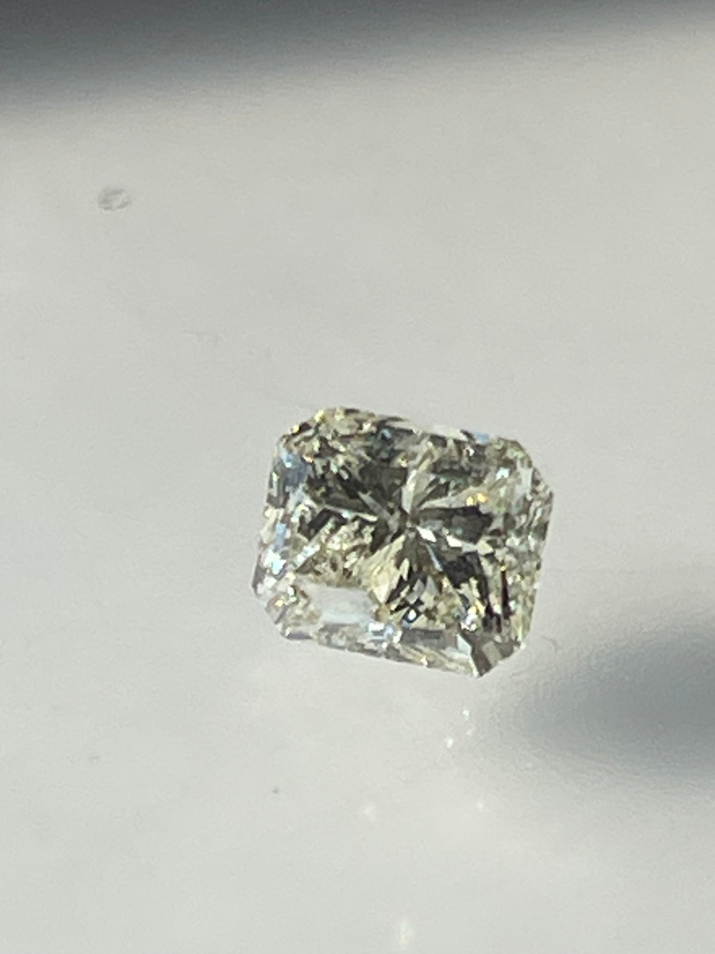 Radiant cut 2.00 carat