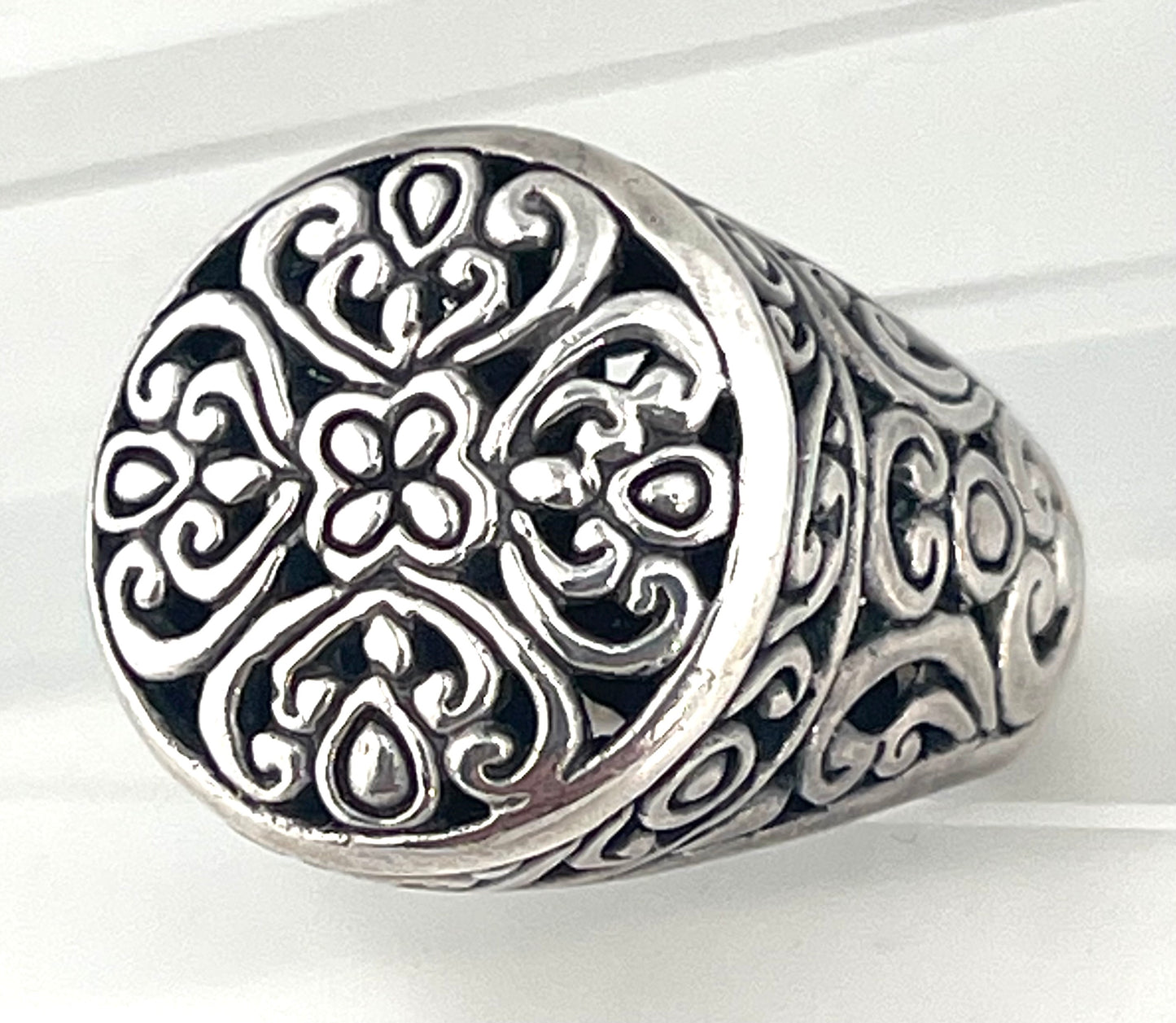 Beautiful silver ring